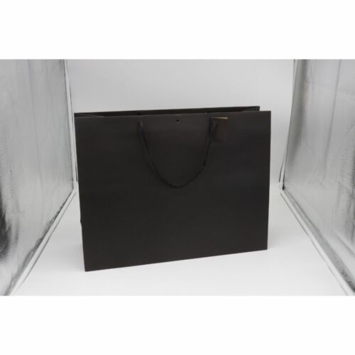 Grand sac de la gamme luxe en noir mat